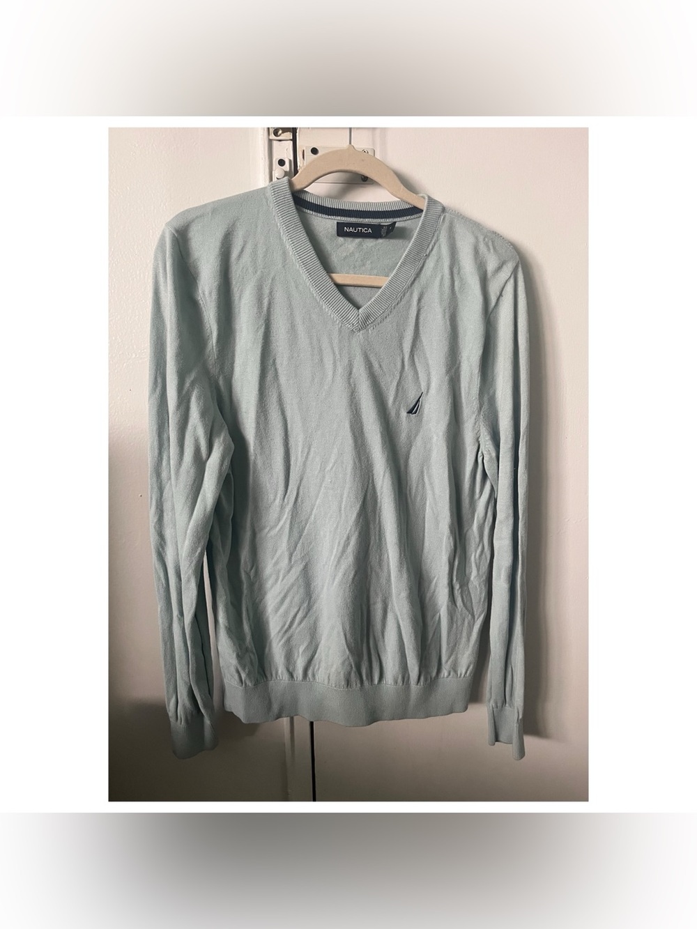 Nautica light blue V-neck sweater in size M